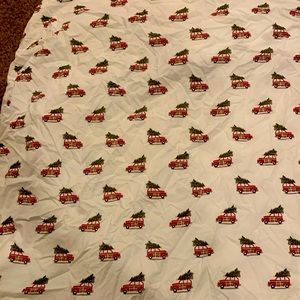 King Pottery Barn holiday sheet set. Pristine condition.